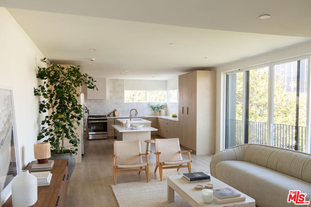 5BR Townhouse in Los Angeles β $5,958/mo