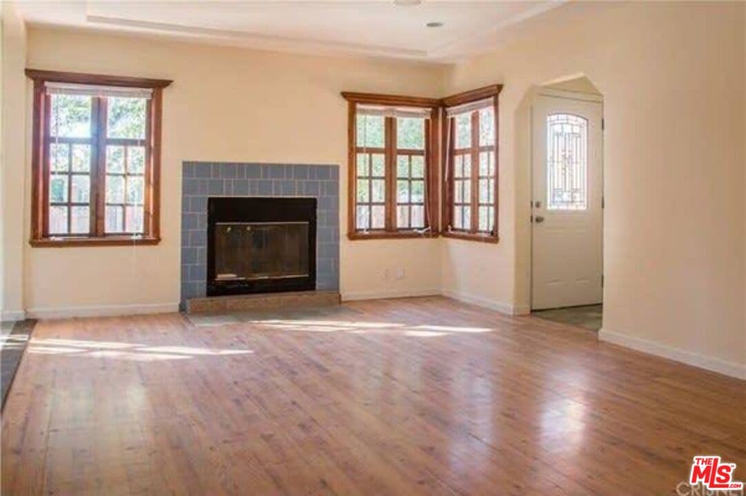 4 bd, 2 ba House in Van Nuys, CA — $4,150/mo — photo 2