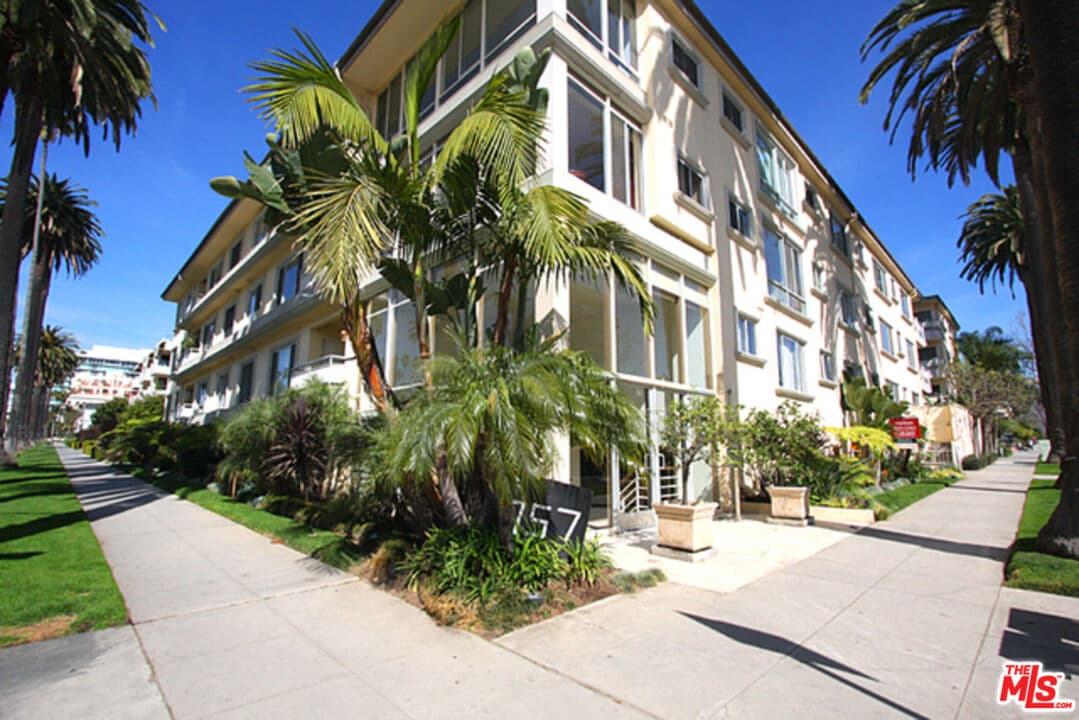 1 bd, 1 ba Condo in Santa Monica, CA — $4,200/mo — photo 2