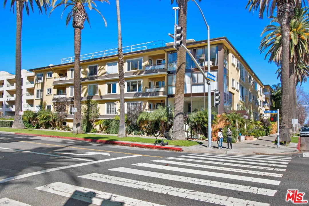 1 bd, 1 ba Condo in Santa Monica, CA — $4,200/mo — photo 1