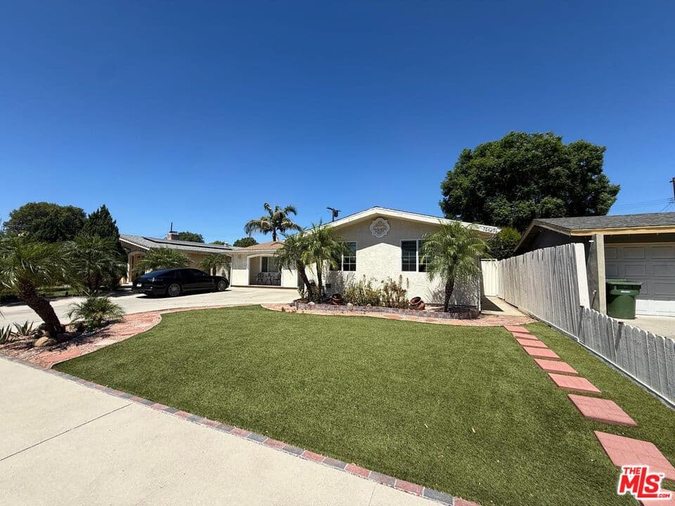 1 bd, 1 ba House in North Hills, CA — $2,100/mo — photo 1