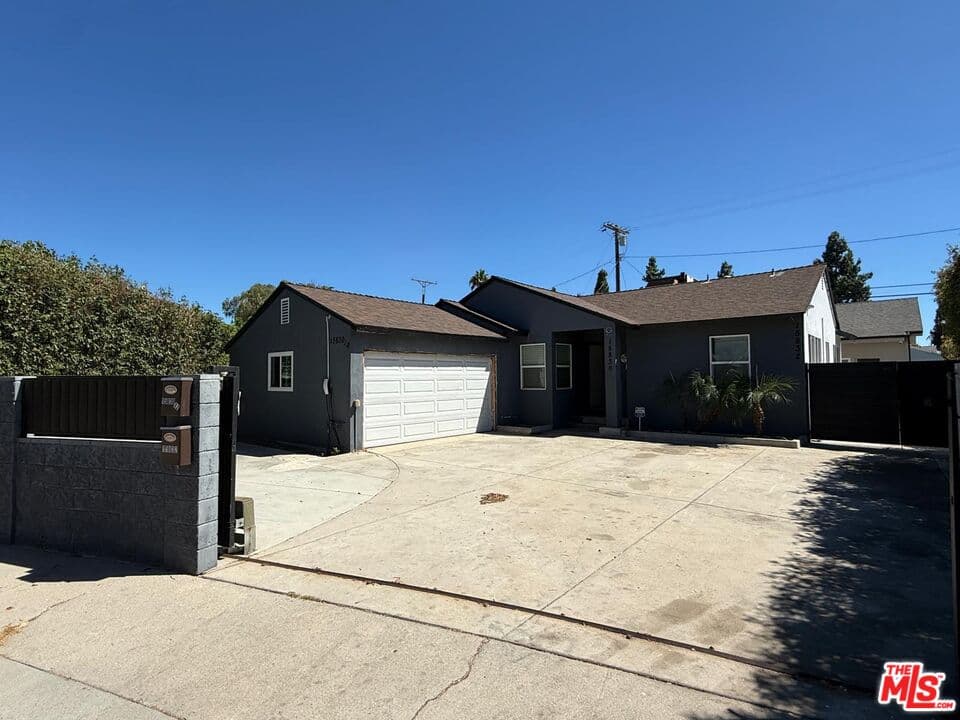 3 bd, 2 ba House in Los Angeles, CA — $3,990/mo — photo 1