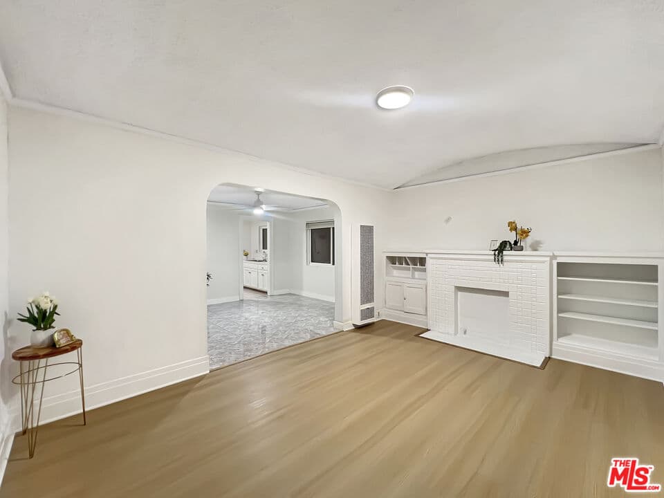 2 bd, 1 ba Townhouse in Los Angeles, CA — $2,650/mo — photo 1