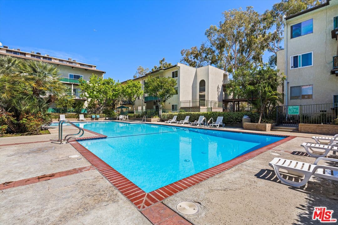 1 bd, 1 ba Condo in Encino, CA — $1,800/mo — photo 1