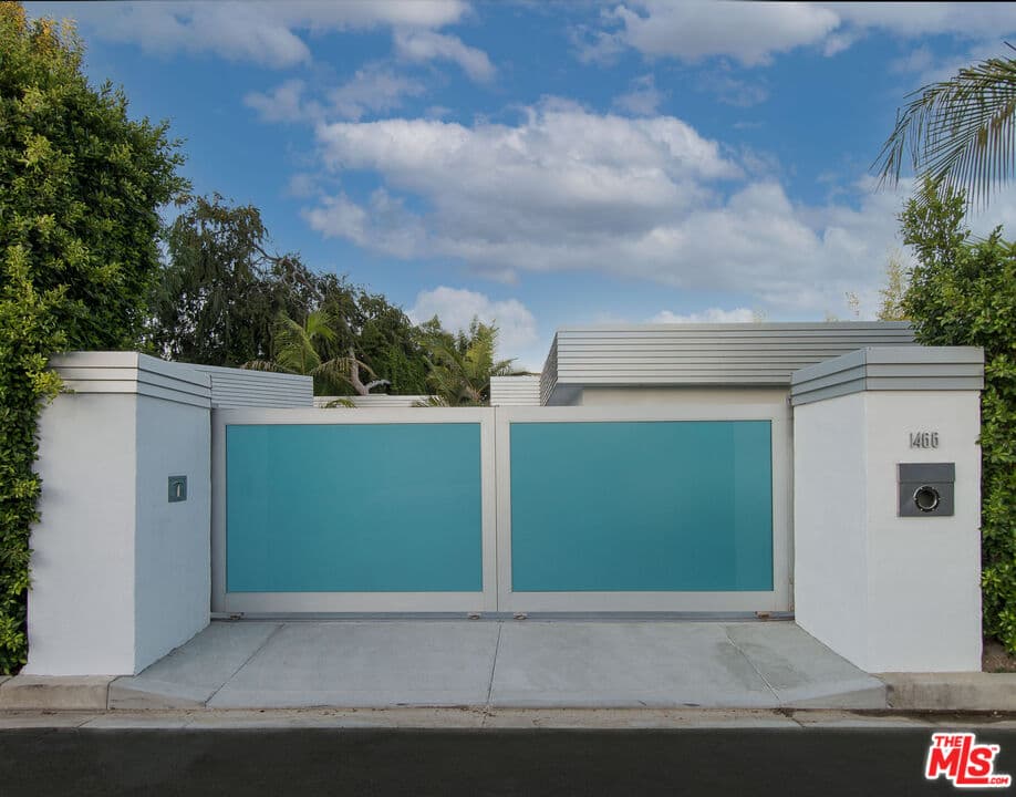 3 bd, 3 ba House in Los Angeles, CA — $20,000/mo — photo 2