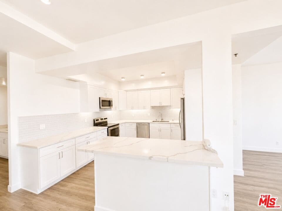 4 bd, 4 ba Apartment in Los Angeles, CA — $13,000/mo — photo 2