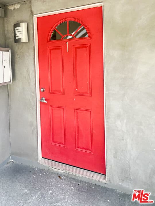 2 bd, 1 ba Condo in Culver City, CA — $3,100/mo — photo 2