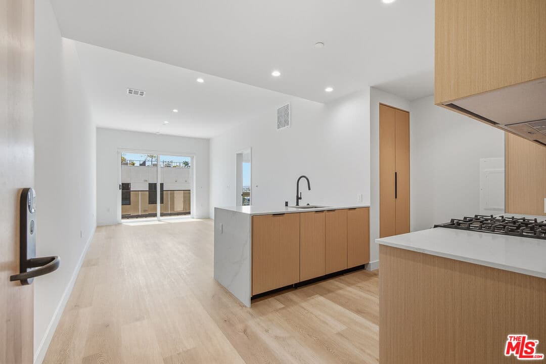 1 bd, 1 ba Apartment in Los Angeles, CA — $4,095/mo — photo 1