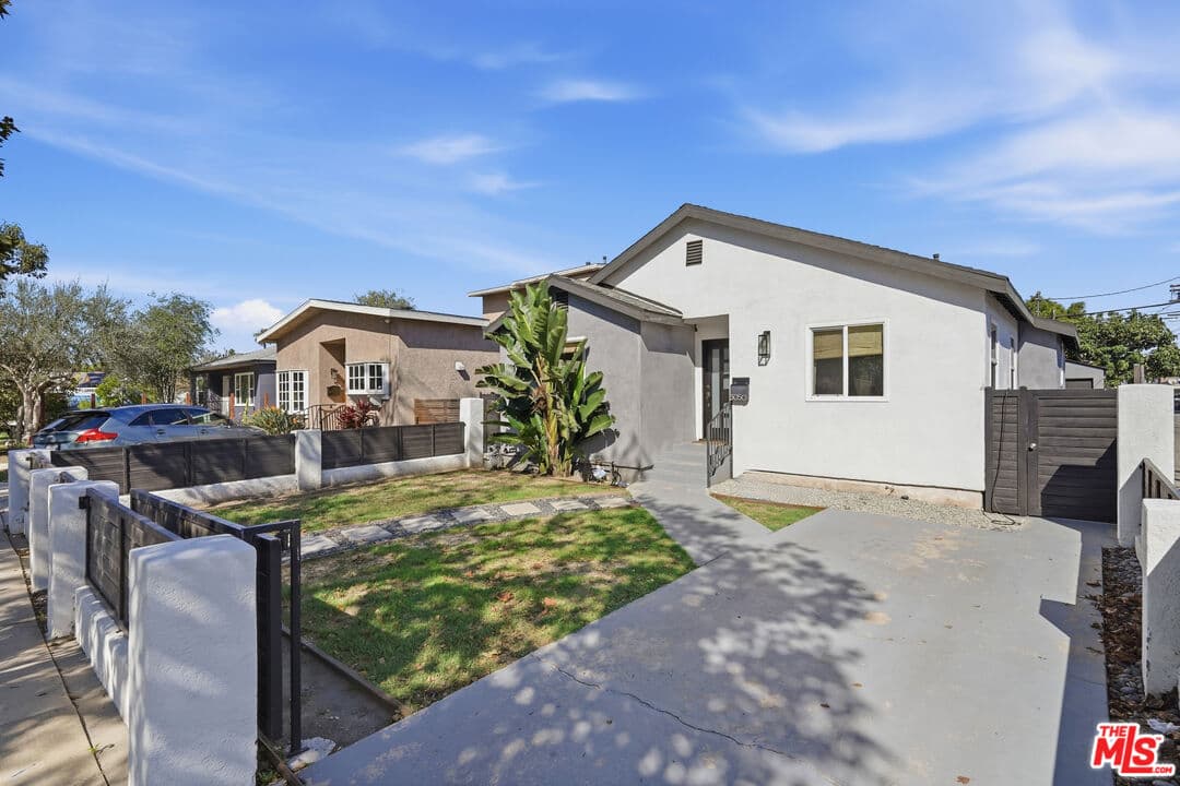 4 bd, 2 ba House in Los Angeles, CA — $5,900/mo — photo 2