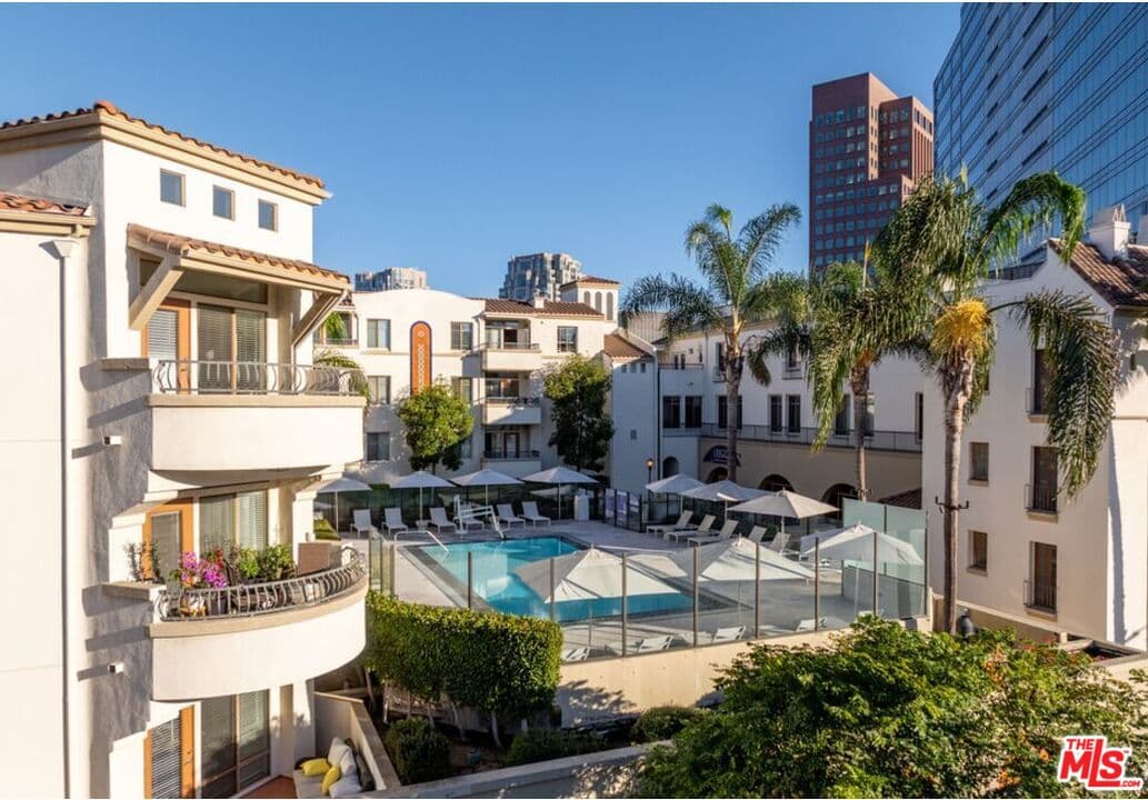 3 bd, 3 ba Townhouse in Los Angeles, CA — $8,750/mo — photo 2