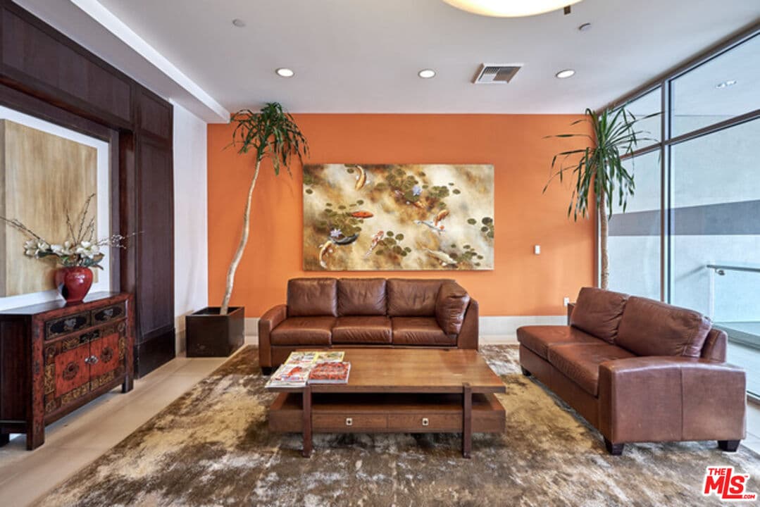 2 bd, 3 ba Condo in Los Angeles, CA — $4,200/mo — photo 2