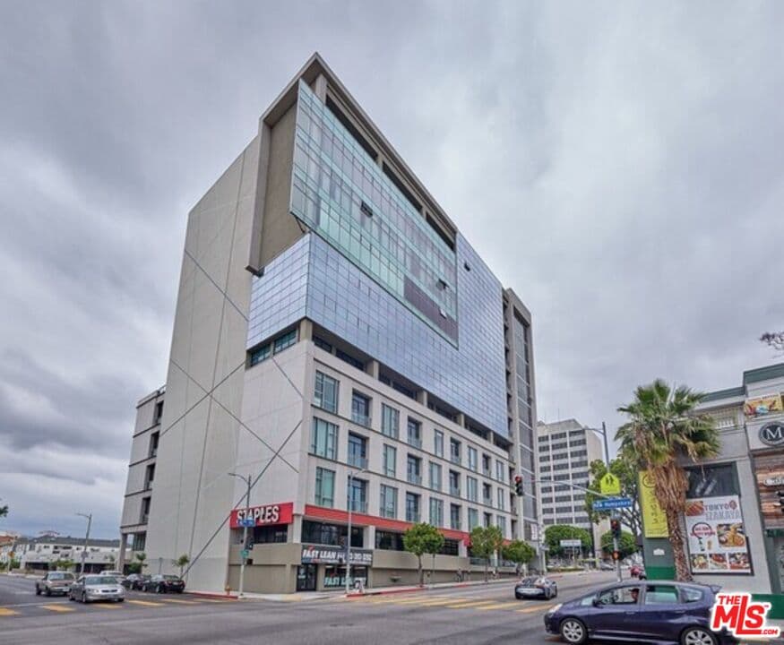 2 bd, 3 ba Condo in Los Angeles, CA — $4,200/mo — photo 1