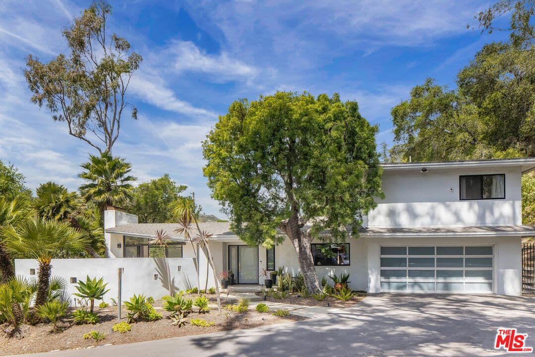 5 bd, 4 ba House in Los Angeles, CA — $26,500/mo — photo 2
