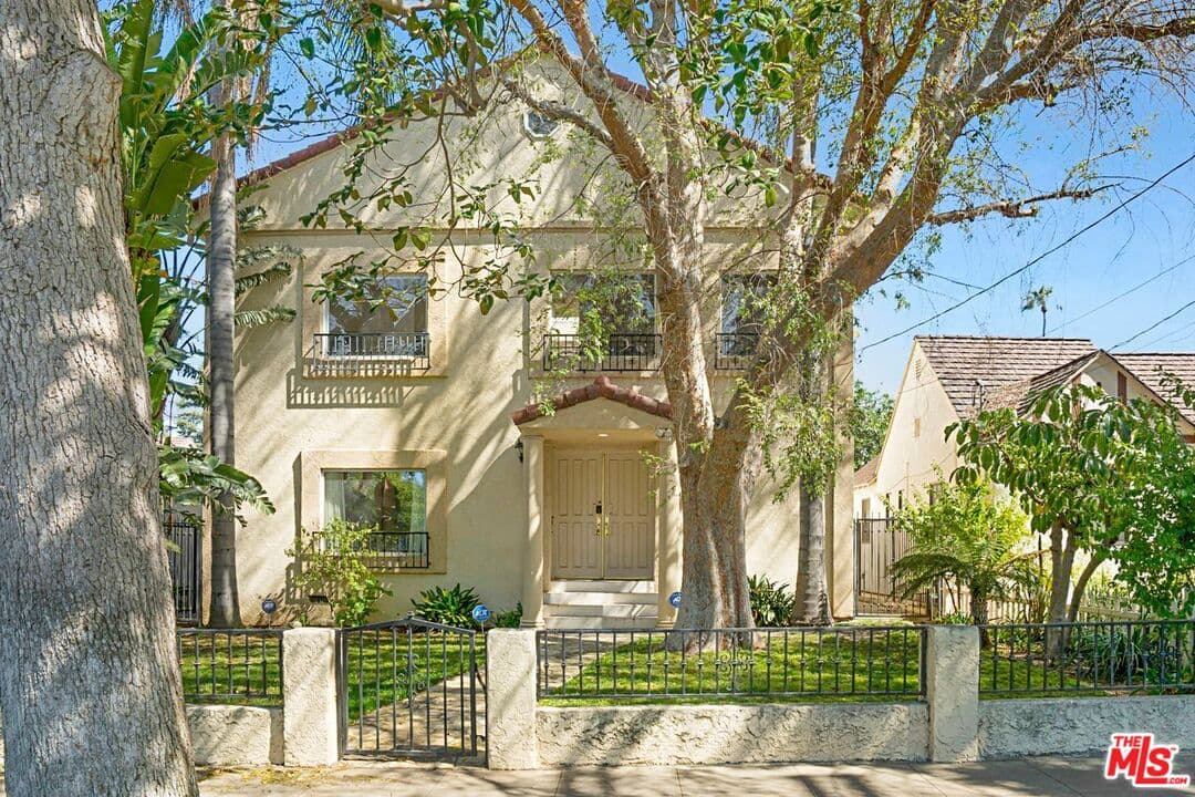 4 bd, 6 ba House in Studio City, CA — $12,000/mo — photo 2