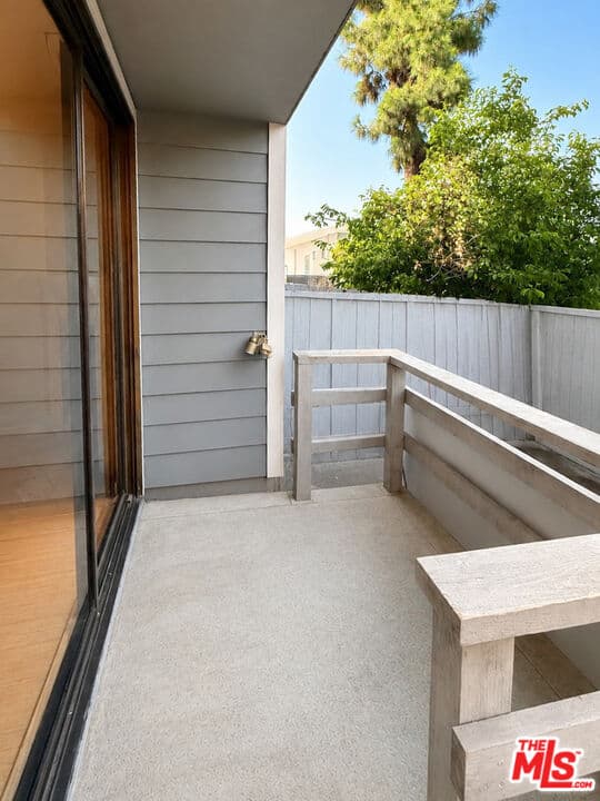 2 bd, 2 ba Townhouse in Van Nuys, CA — $2,700/mo — photo 2