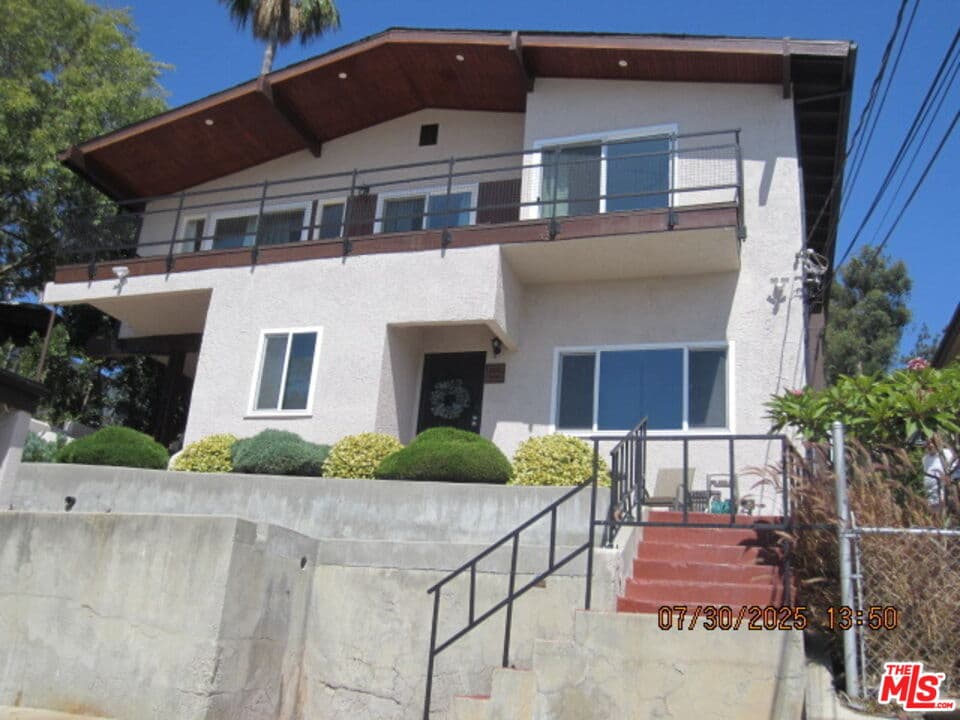 3 bd, 2 ba Apartment in Los Angeles, CA — $5,200/mo — photo 1