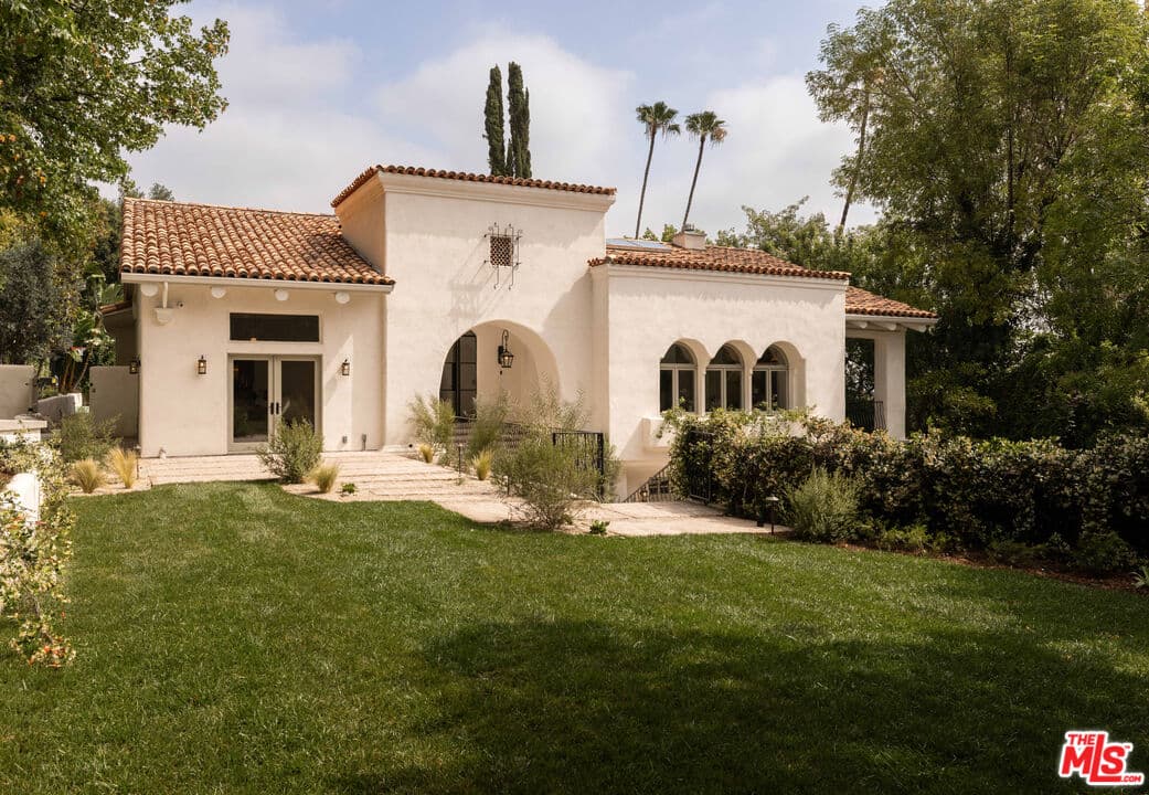 6 bd, 8 ba House in Encino, CA — $52,500/mo — photo 1