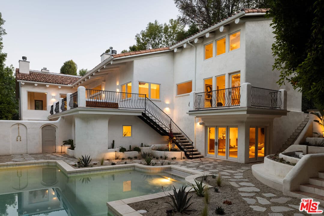 6 bd, 8 ba House in Encino, CA — $52,500/mo — photo 2