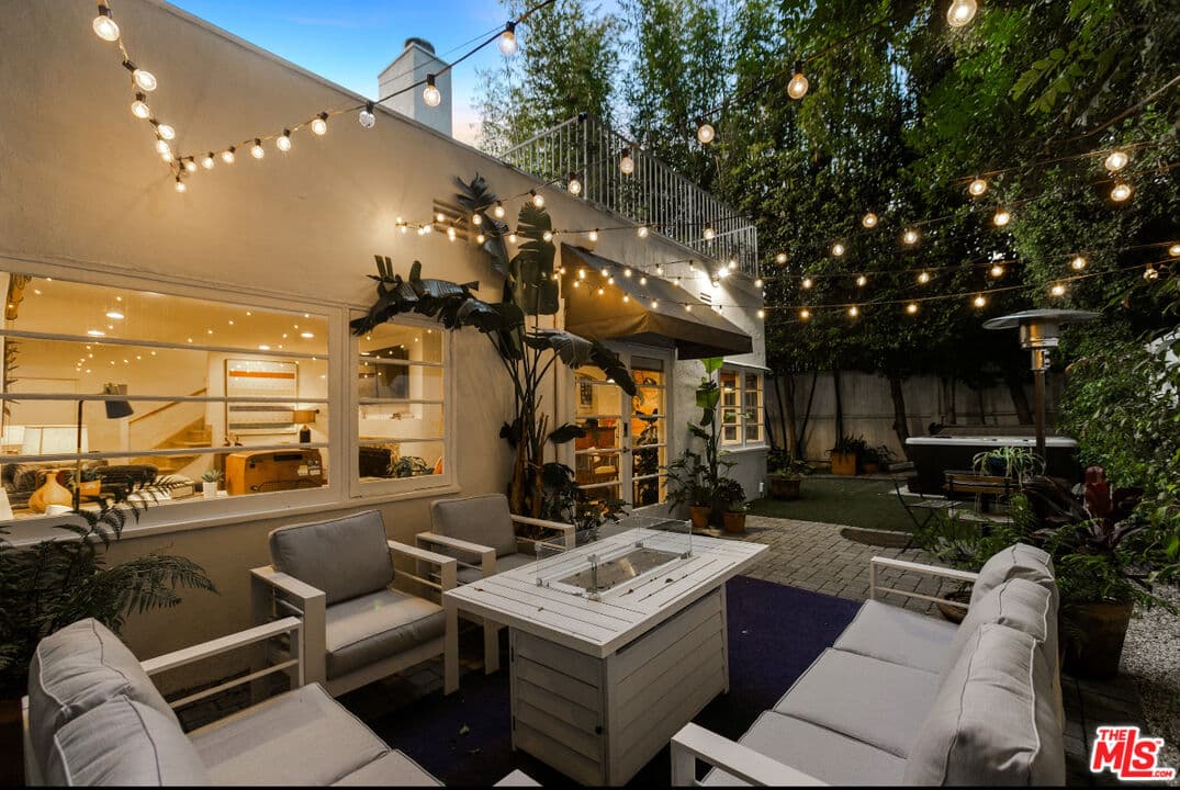 3 bd, 2 ba Townhouse in Los Angeles, CA — $10,000/mo — photo 1