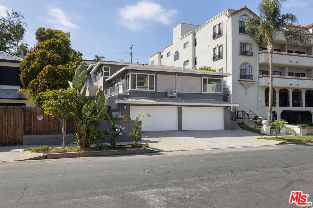 2 bd, 2 ba House in Los Angeles, CA — $3,600/mo — photo 2