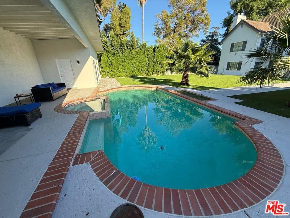 7 bd, 6 ba House in Los Angeles, CA — $19,000/mo — photo 2