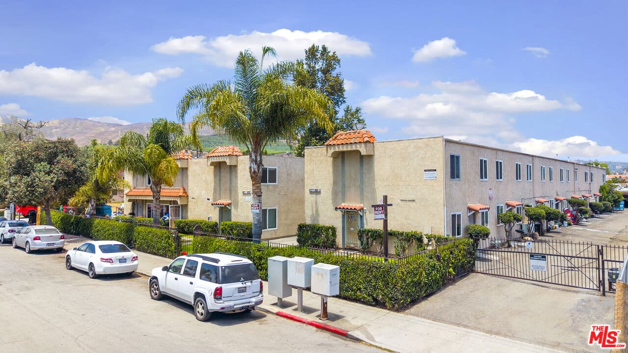 Studio, 0 ba Townhouse in Ventura, CA — $3,995/mo — photo 1