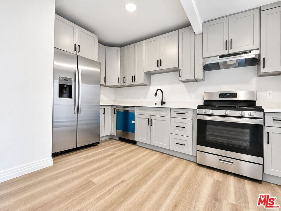 1 bd, 1 ba Apartment in Los Angeles, CA — $2,095/mo — photo 2