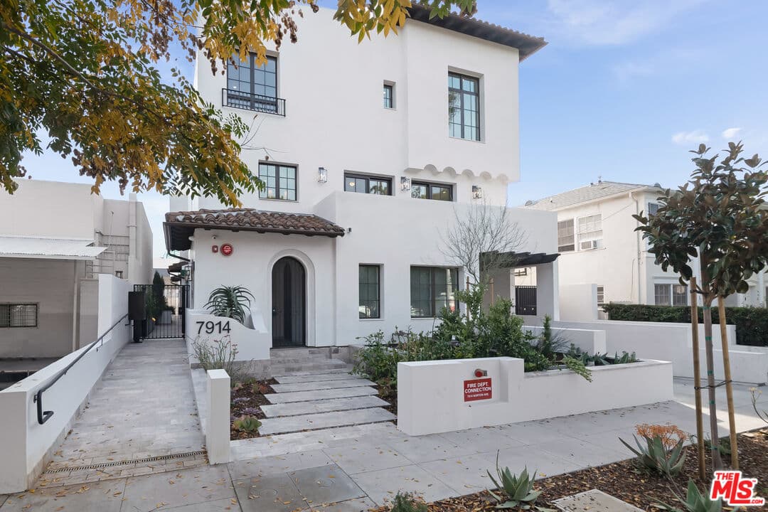 2 bd, 3 ba Apartment in West Hollywood, CA — $6,700/mo — photo 1