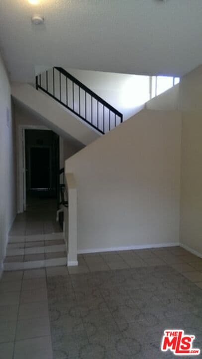 2 bd, 2 ba Apartment in Los Angeles, CA — $2,080/mo — photo 2