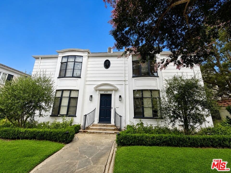 3 bd, 3 ba Townhouse in Beverly Hills, CA — $7,999/mo — photo 1