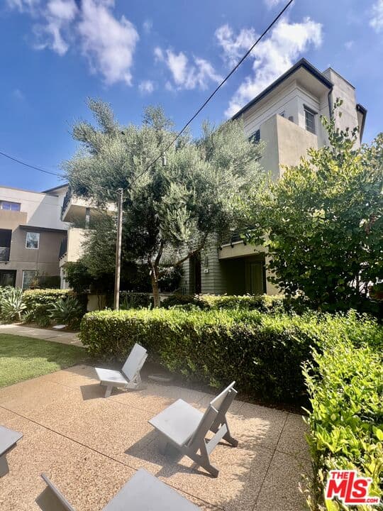 4 bd, 4 ba House in Los Angeles, CA — $11,000/mo — photo 1