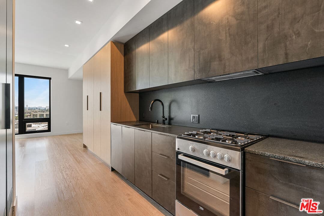 Studio, 1 ba Apartment in Los Angeles, CA — $3,250/mo — photo 1
