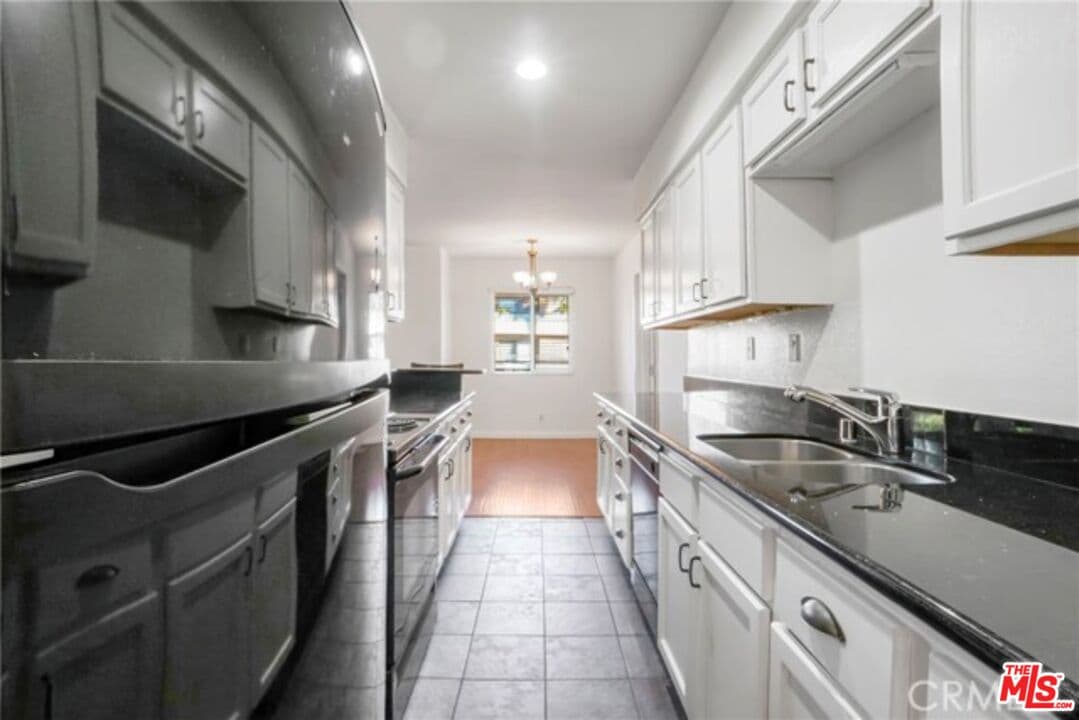 3 bd, 3 ba Condo in Sherman Oaks, CA — $3,495/mo — photo 1