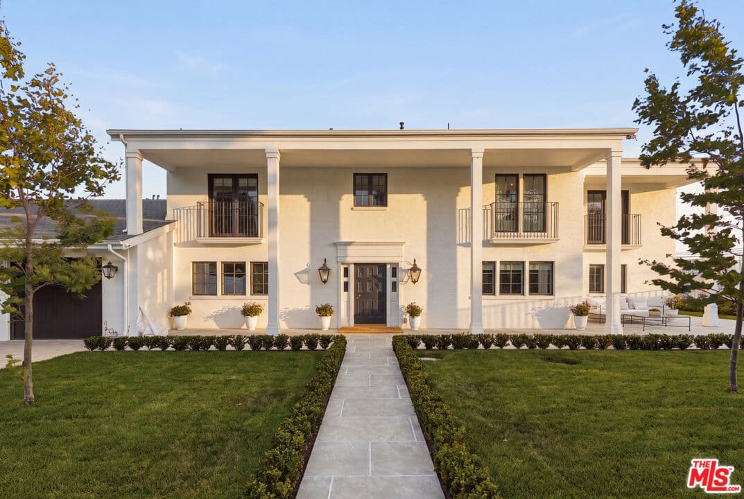 4 bd, 6 ba House in Malibu, CA — $45,000/mo — photo 2