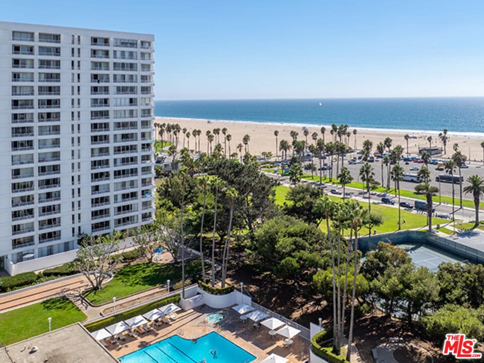 2 bd, 2 ba Apartment in Santa Monica, CA — $6,205/mo — photo 1