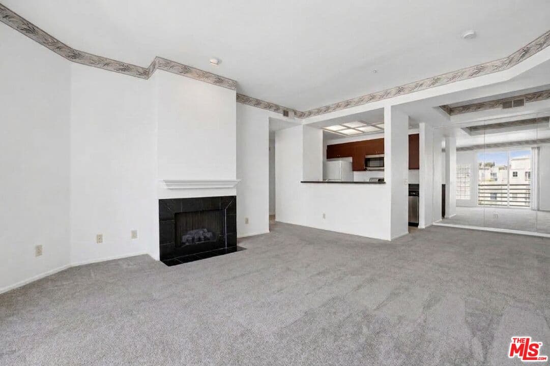 2 bd, 2 ba Condo in Los Angeles, CA — $3,700/mo — photo 2