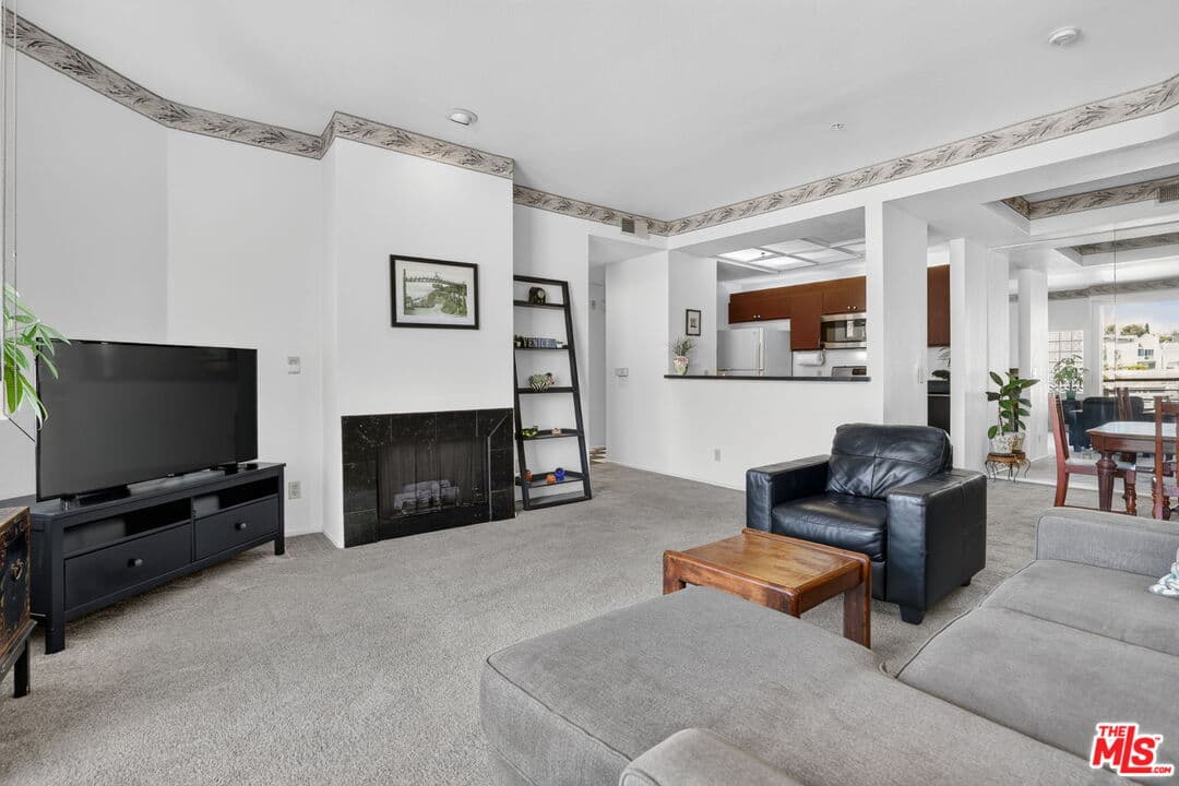 2 bd, 2 ba Condo in Los Angeles, CA — $3,700/mo — photo 1