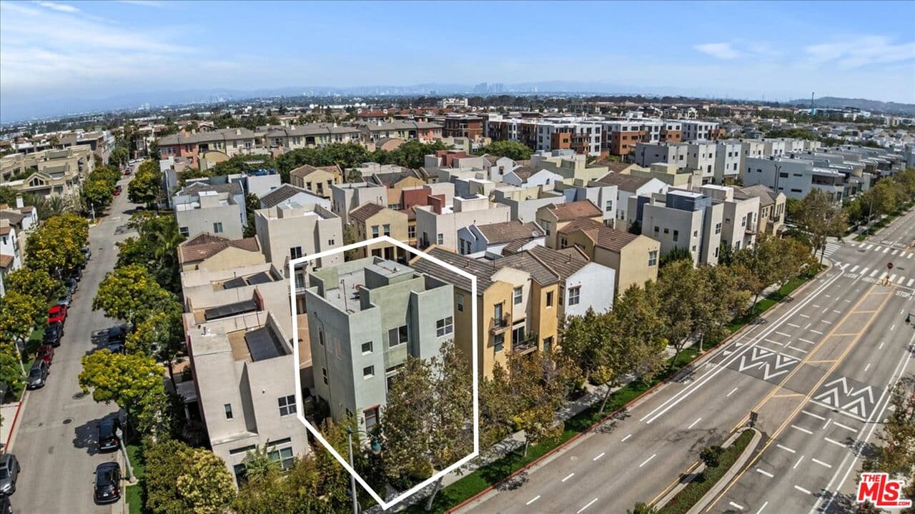2 bd, 4 ba House in Playa Vista, CA — $9,000/mo — photo 2