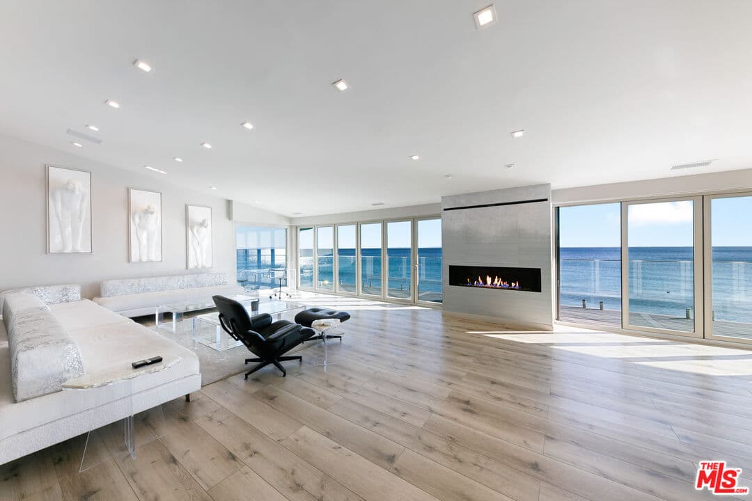 2 bd, 2 ba Apartment in Malibu, CA — $18,500/mo — photo 2