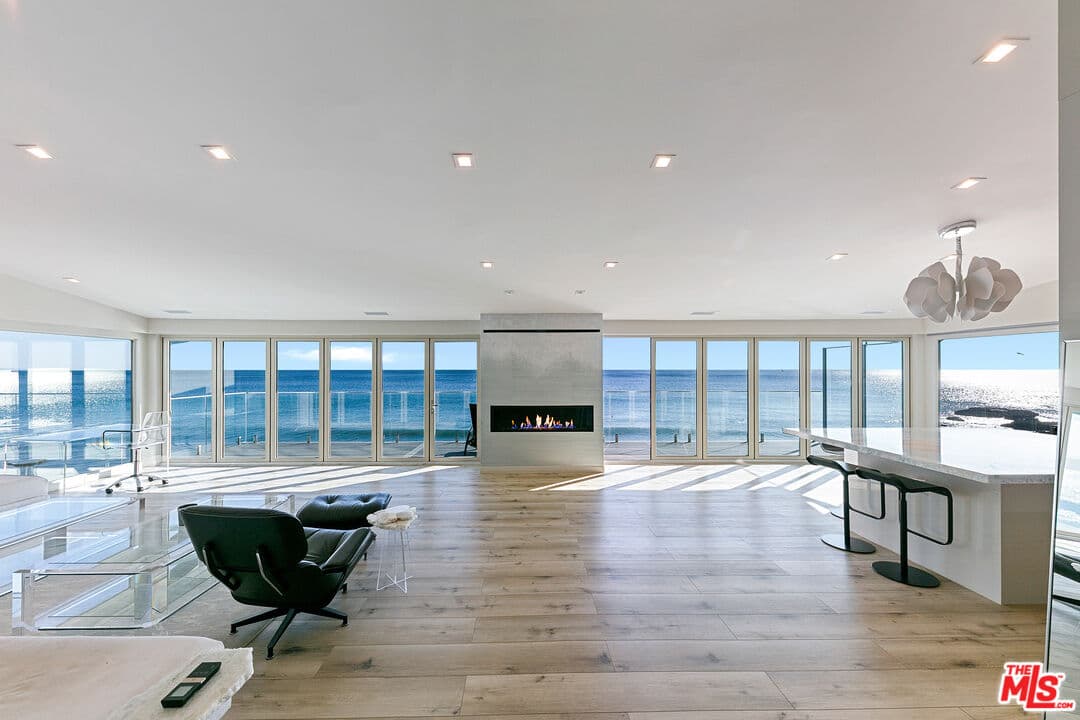 2 bd, 2 ba Apartment in Malibu, CA — $18,500/mo — photo 1