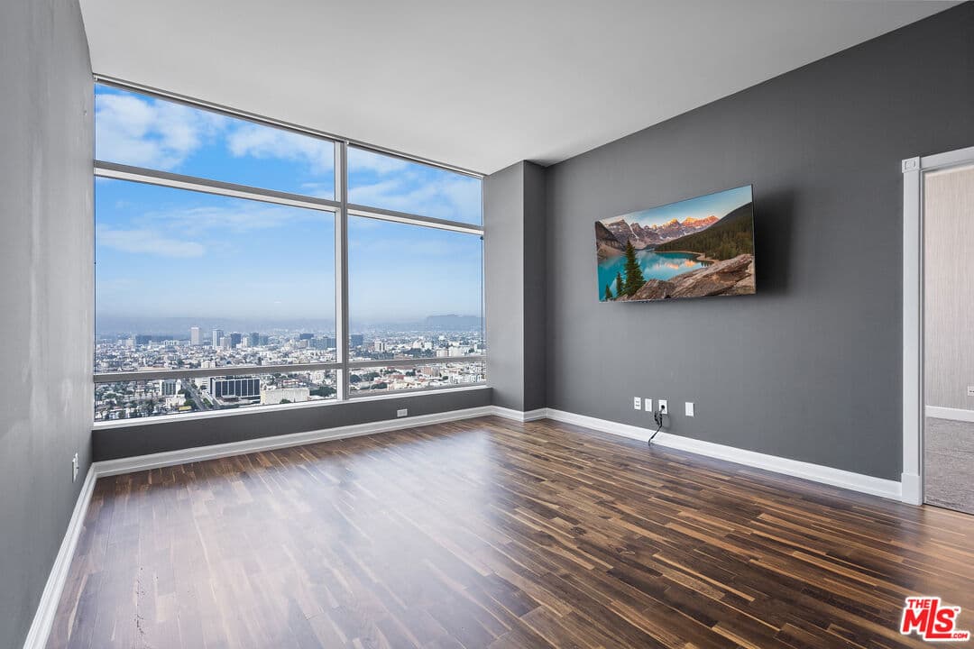 1 bd, 2 ba Condo in Los Angeles, CA — $5,199/mo — photo 1