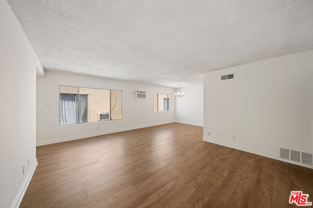 3 bd, 2 ba Apartment in Los Angeles, CA — $3,750/mo — photo 2