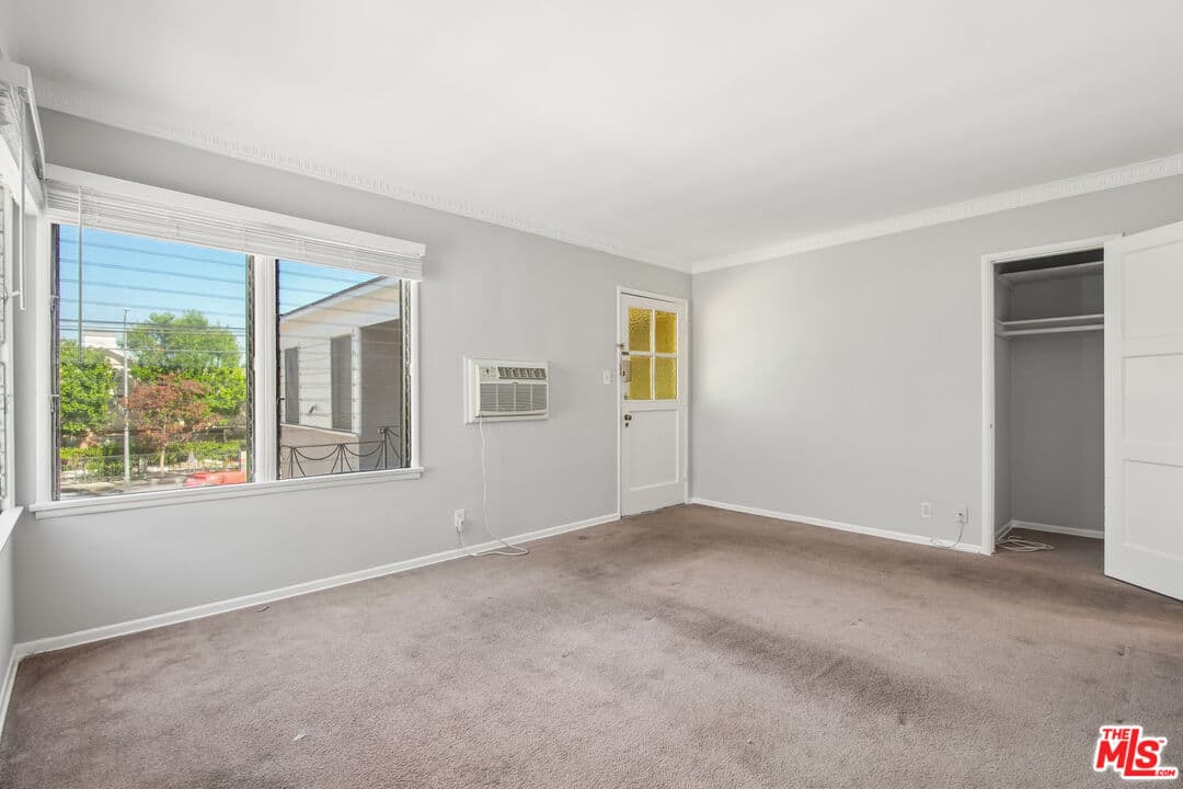 1 bd, 1 ba Apartment in North Hollywood, CA — $2,150/mo — photo 2