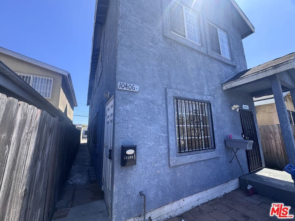 3 bd, 1 ba Townhouse in Los Angeles, CA — $2,850/mo — photo 1