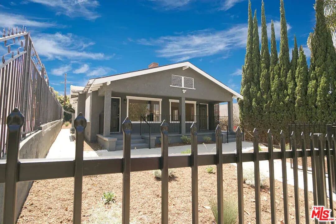 2 bd, 2 ba Townhouse in Los Angeles, CA — $2,900/mo — photo 2