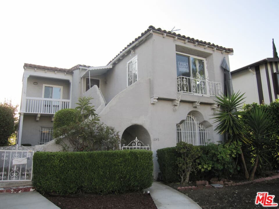 2 bd, 1 ba Apartment in Los Angeles, CA — $3,900/mo — photo 1