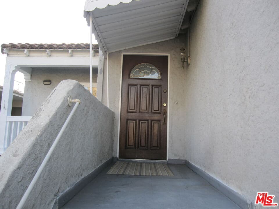 2 bd, 1 ba Apartment in Los Angeles, CA — $3,900/mo — photo 2