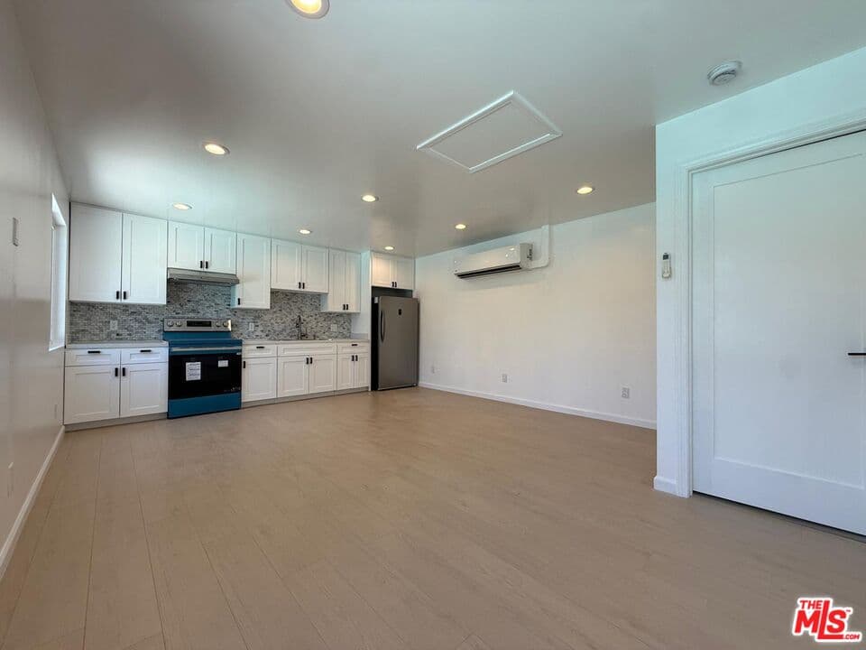 Studio, 1 ba House in North Hills, CA — $1,790/mo — photo 2