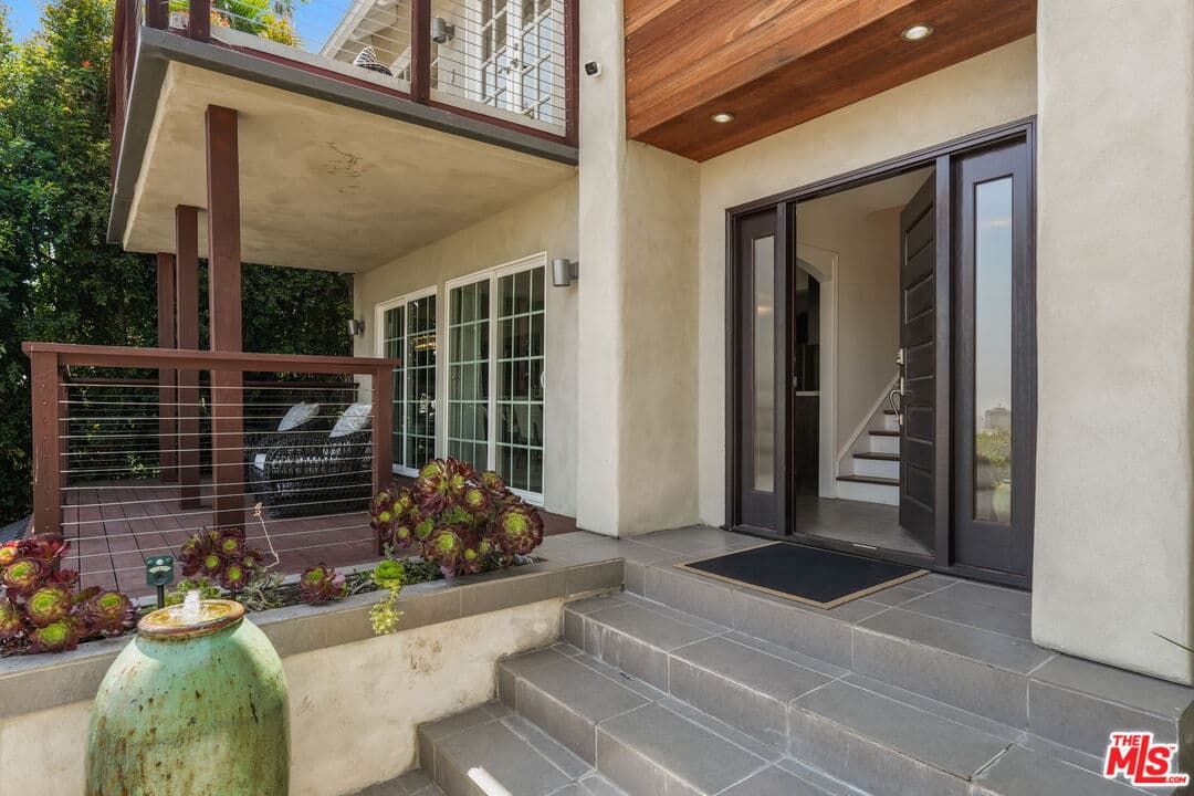 5 bd, 3 ba House in Los Angeles, CA — $11,000/mo — photo 2