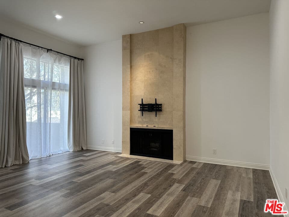 2BR Townhouse in Fullerton — $3,350/mo